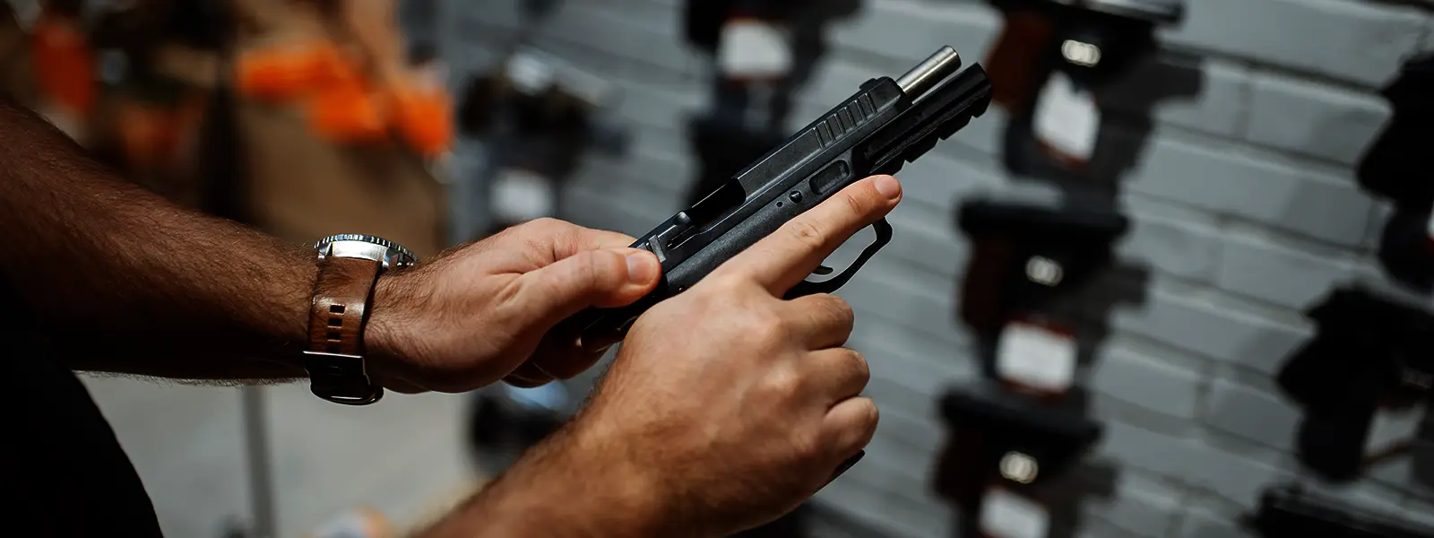 sklep z ubraniami i gadżetami dla fanów strzelectwa i broni Shoot Wear dark