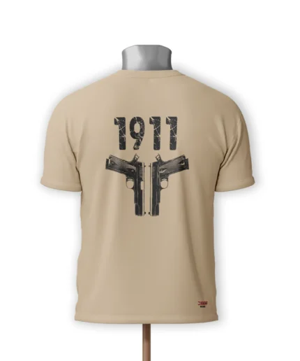 PIASKOWY_koszulka z nadrukiem, flaga polski i pistolety 1911